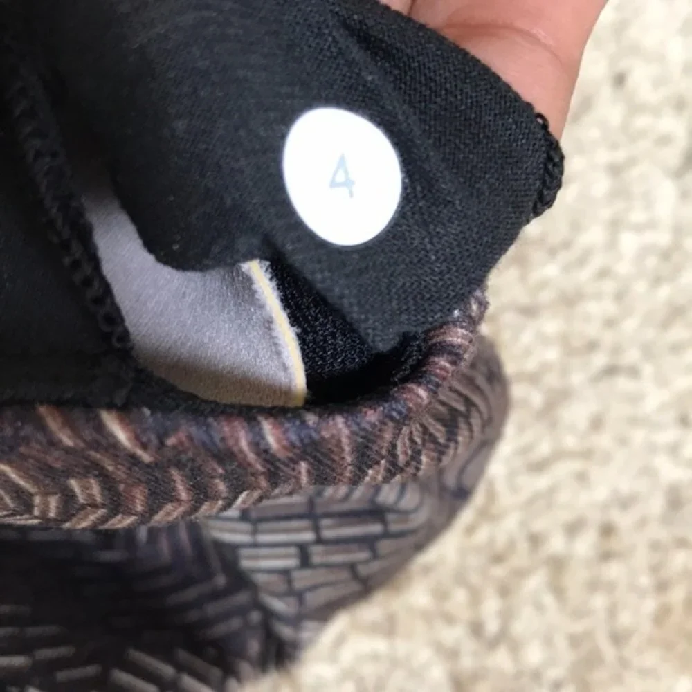 LULULEMON Size 4 city golden goddess pleated tank